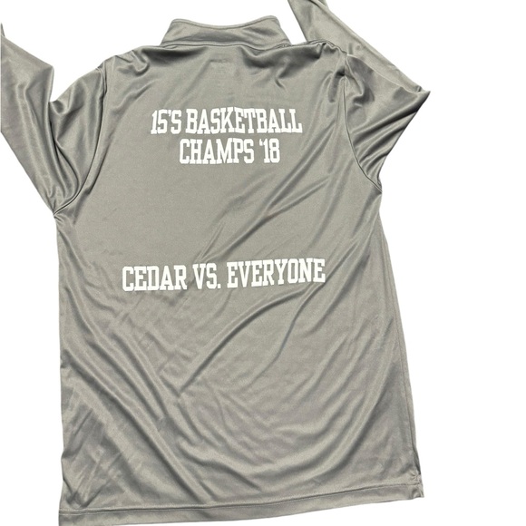 Camp Cedar grey nylon quarter zip. Size M. EUC - Picture 2 of 3